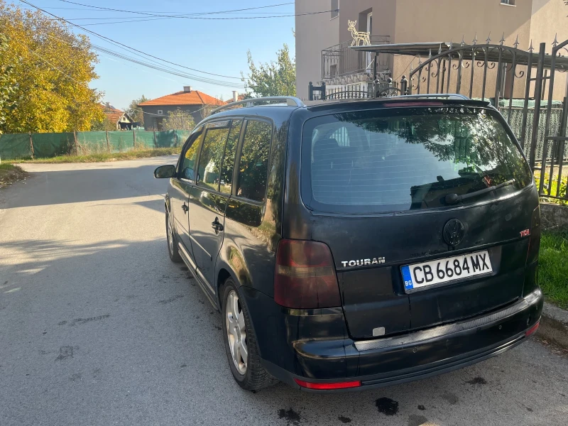 VW Touran, снимка 6 - Автомобили и джипове - 47745997