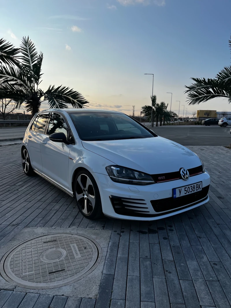 VW Golf GTI, снимка 1 - Автомобили и джипове - 48359722