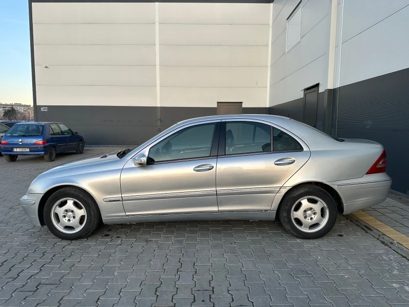 Mercedes-Benz C 220 2.2 CDI, снимка 2 - Автомобили и джипове - 48572087