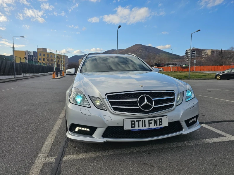 Mercedes-Benz E 220 Amg paket, снимка 1 - Автомобили и джипове - 49548850