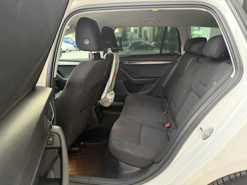 Skoda Octavia 1.5 G-TEC CNG DSG Гаранция!!!, снимка 9 - Автомобили и джипове - 50966746