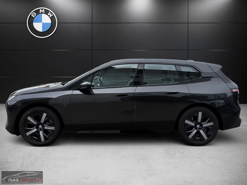 BMW iX xDrive40/326HP/M-SPORT/HUD/MEMO/360/NAVI/473g, снимка 2 - Автомобили и джипове - 52153958
