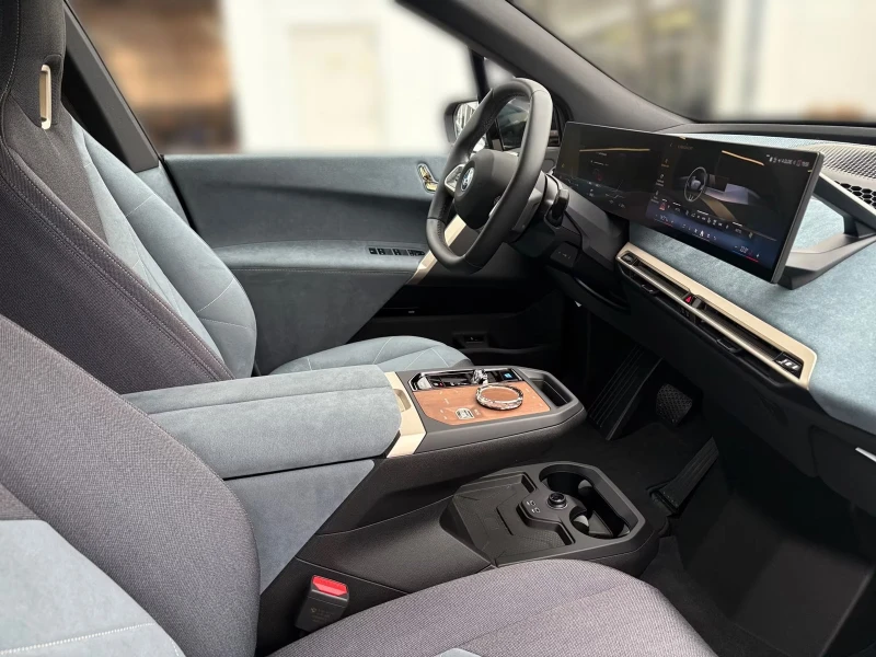 BMW iX xDrive40/326HP/M-SPORT/HUD/MEMO/360/NAVI/473g, снимка 10 - Автомобили и джипове - 52153958