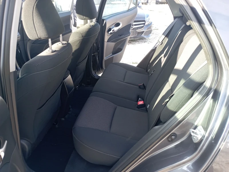 Toyota Auris 2.0D4D, 126кс, снимка 8 - Автомобили и джипове - 52412433