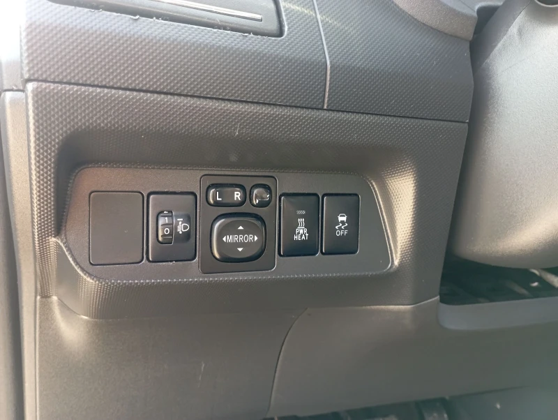 Toyota Auris 2.0D4D, 126кс, снимка 10 - Автомобили и джипове - 52412433