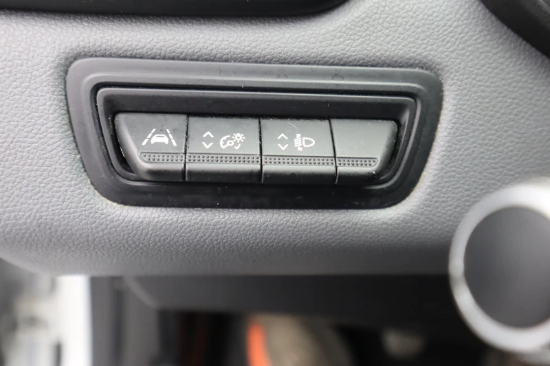 Renault Clio 1.0 tce, снимка 15 - Автомобили и джипове - 52647081