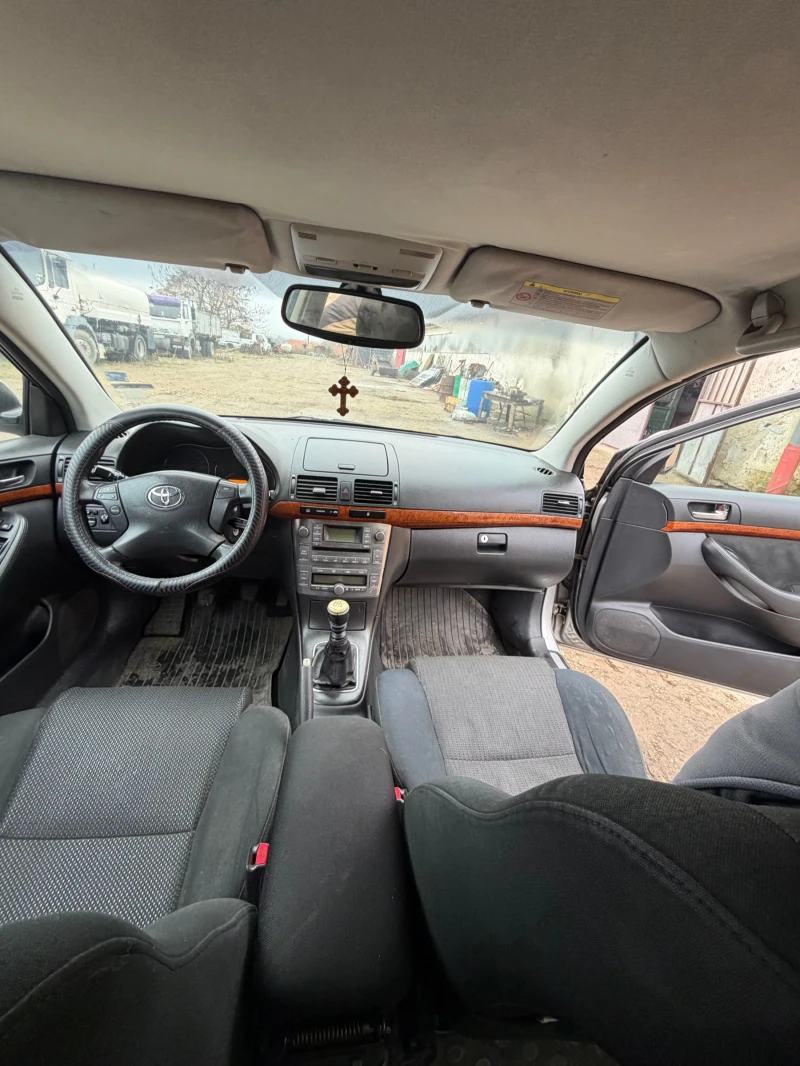 Toyota Avensis, снимка 14 - Автомобили и джипове - 52655854