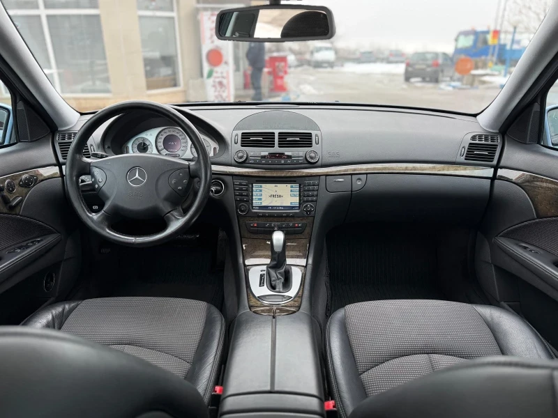 Mercedes-Benz E 320 Avantgarde* Памет* Шибидах, снимка 11 - Автомобили и джипове - 53191113