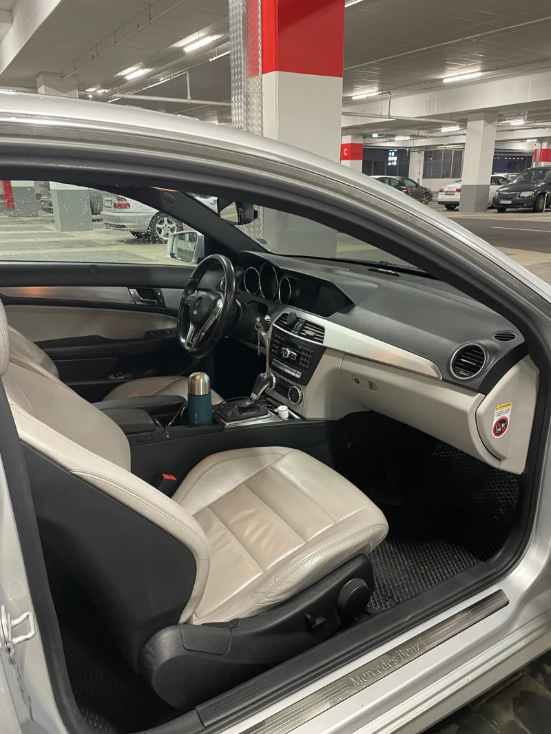 Mercedes-Benz C 220 AMG coupe, снимка 9 - Автомобили и джипове - 53527301