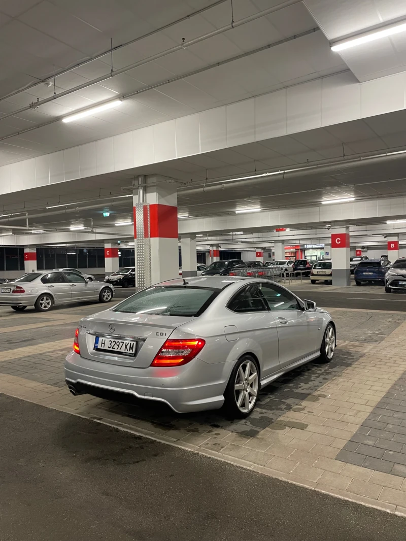 Mercedes-Benz C 220 AMG coupe, снимка 4 - Автомобили и джипове - 53527301