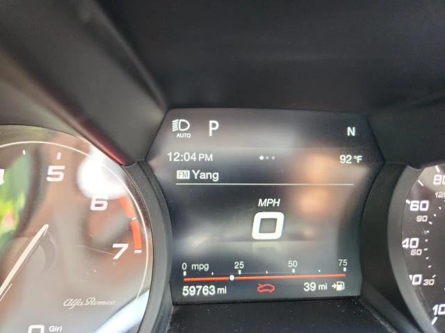 Alfa Romeo Giulia TI* 2.0L, 4 cyl., 276HP - изображение 9