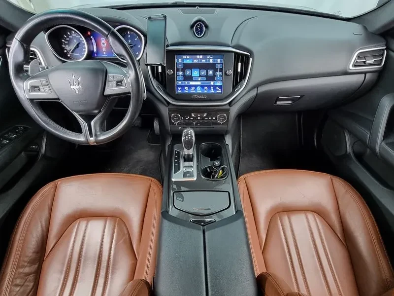 Maserati Ghibli 3.0D, снимка 7 - Автомобили и джипове - 56463218