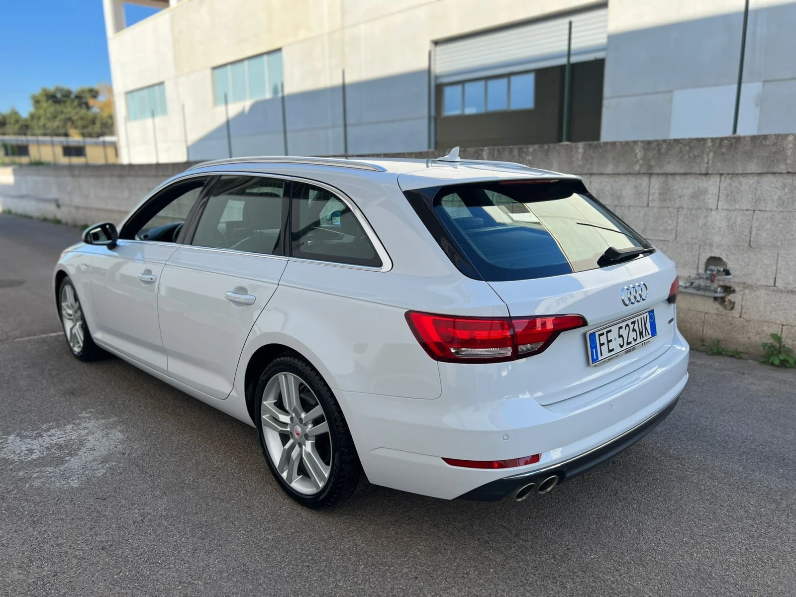 Audi A4 S LINE СОБСТВЕН ЛИЗИНГ/KEYLESS GO/EURO 6B - изображение 4