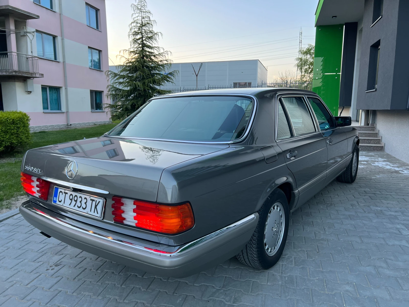 Mercedes-Benz 126 560 SEL - изображение 6