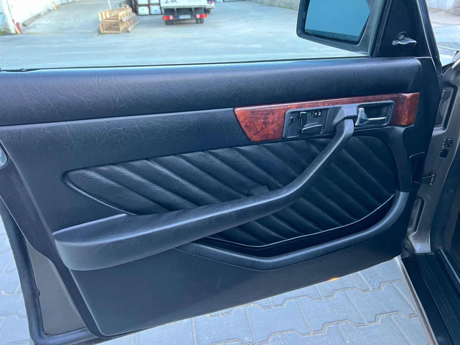 Mercedes-Benz 126 560 SEL | Mobile.bg   12