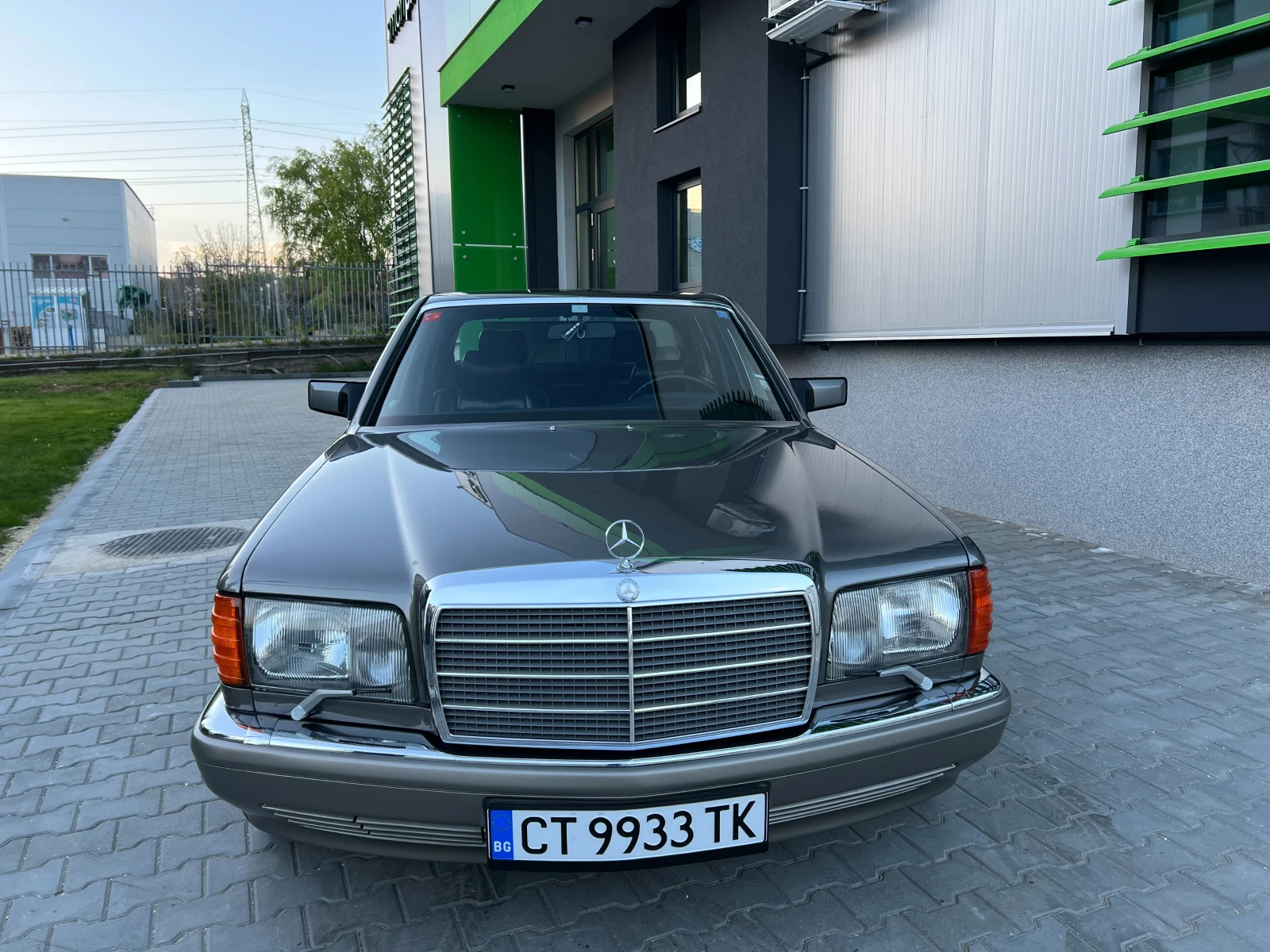 Mercedes-Benz 126 560 SEL - изображение 2
