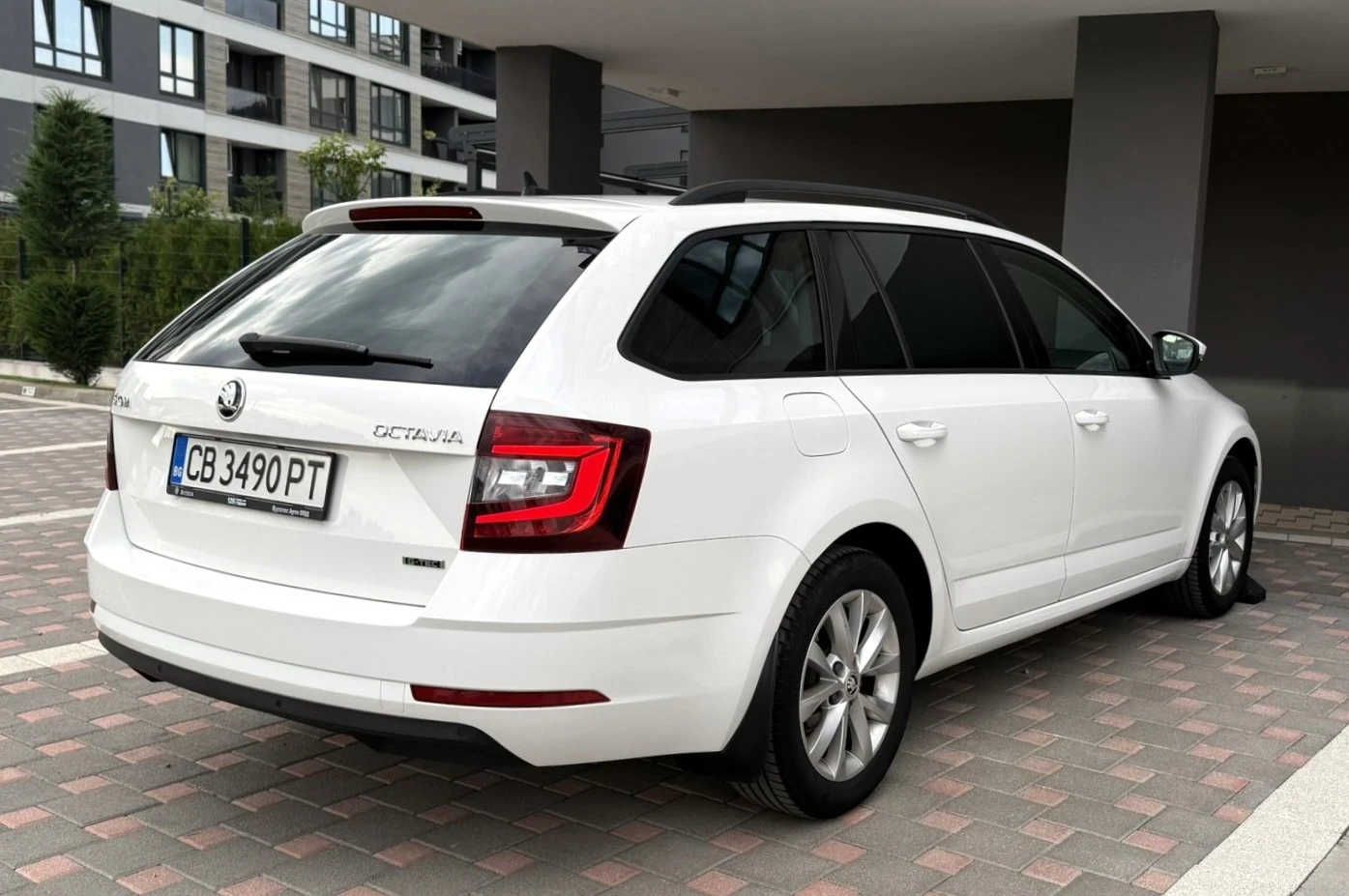 Skoda Octavia 1.5 G-TEC CNG DSG Гаранция!!! - изображение 4