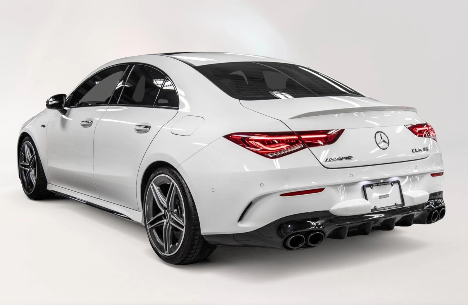 Mercedes-Benz CLA 45 AMG 4Matic+ Premium - изображение 5