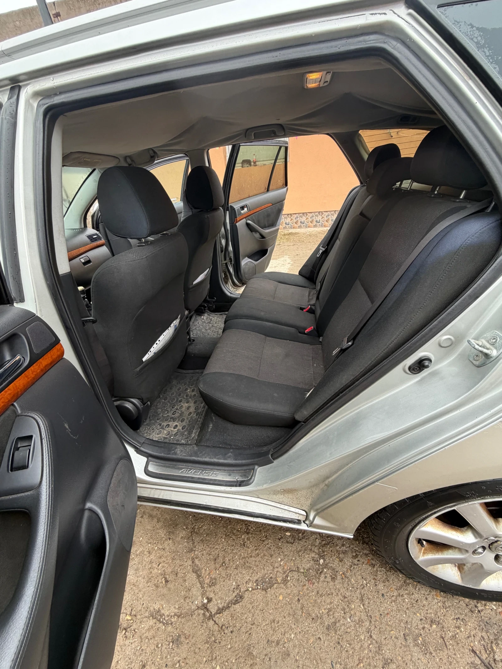 Toyota Avensis | Mobile.bg � ����������� 12
