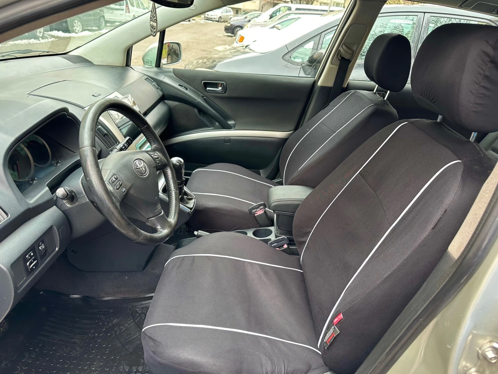 Toyota Corolla verso  - изображение 6