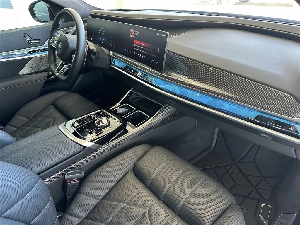 BMW 760 xDrive Sedan - изображение 8