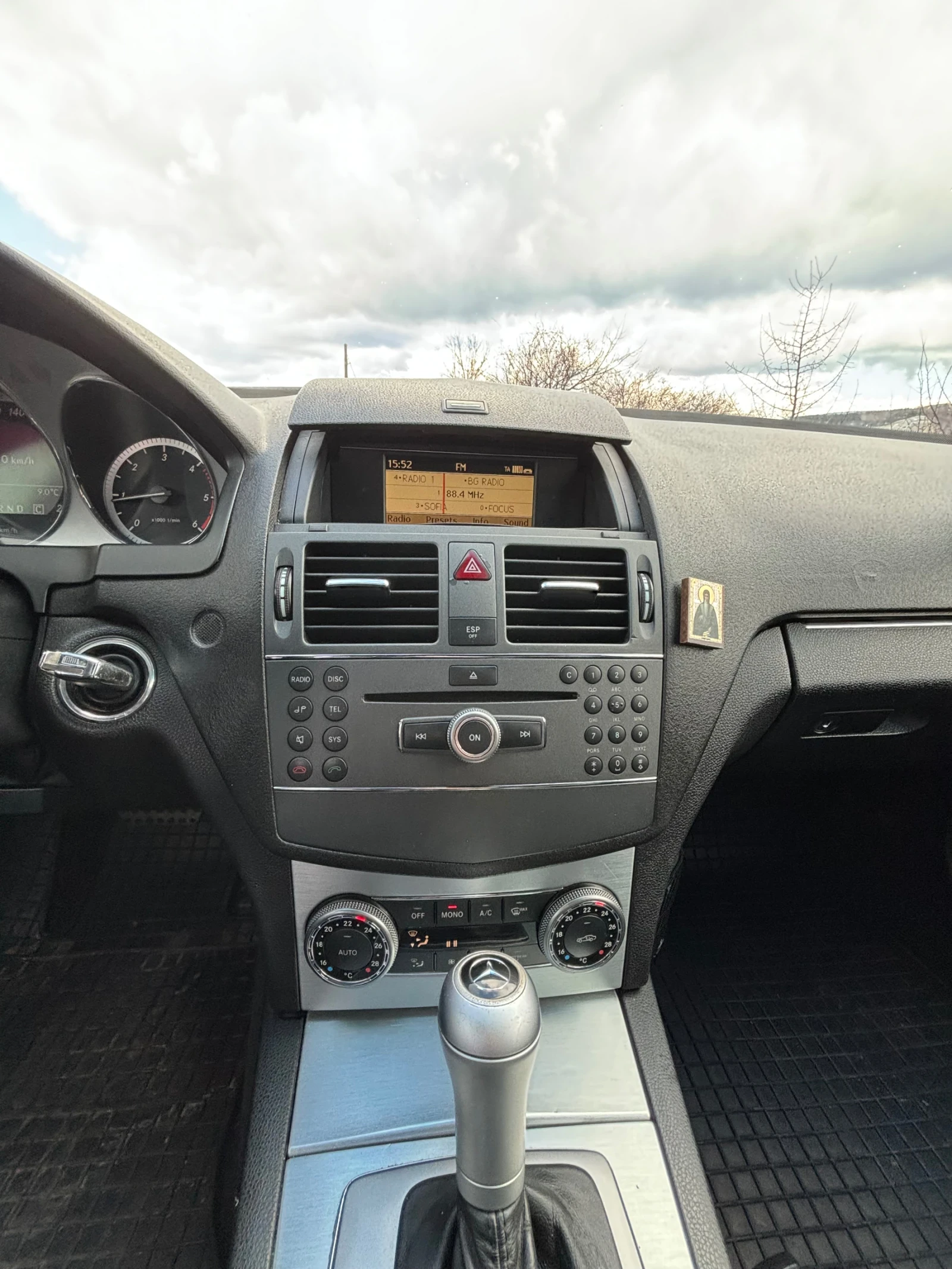 Mercedes-Benz C 220, снимка 8 - Автомобили и джипове - 53879507