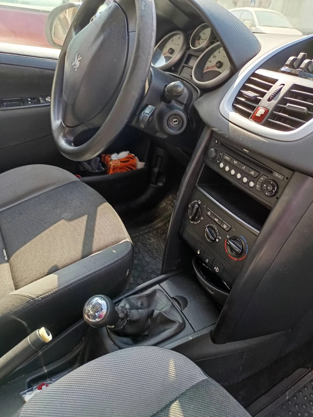 Peugeot 207, снимка 2 - Автомобили и джипове - 53950010