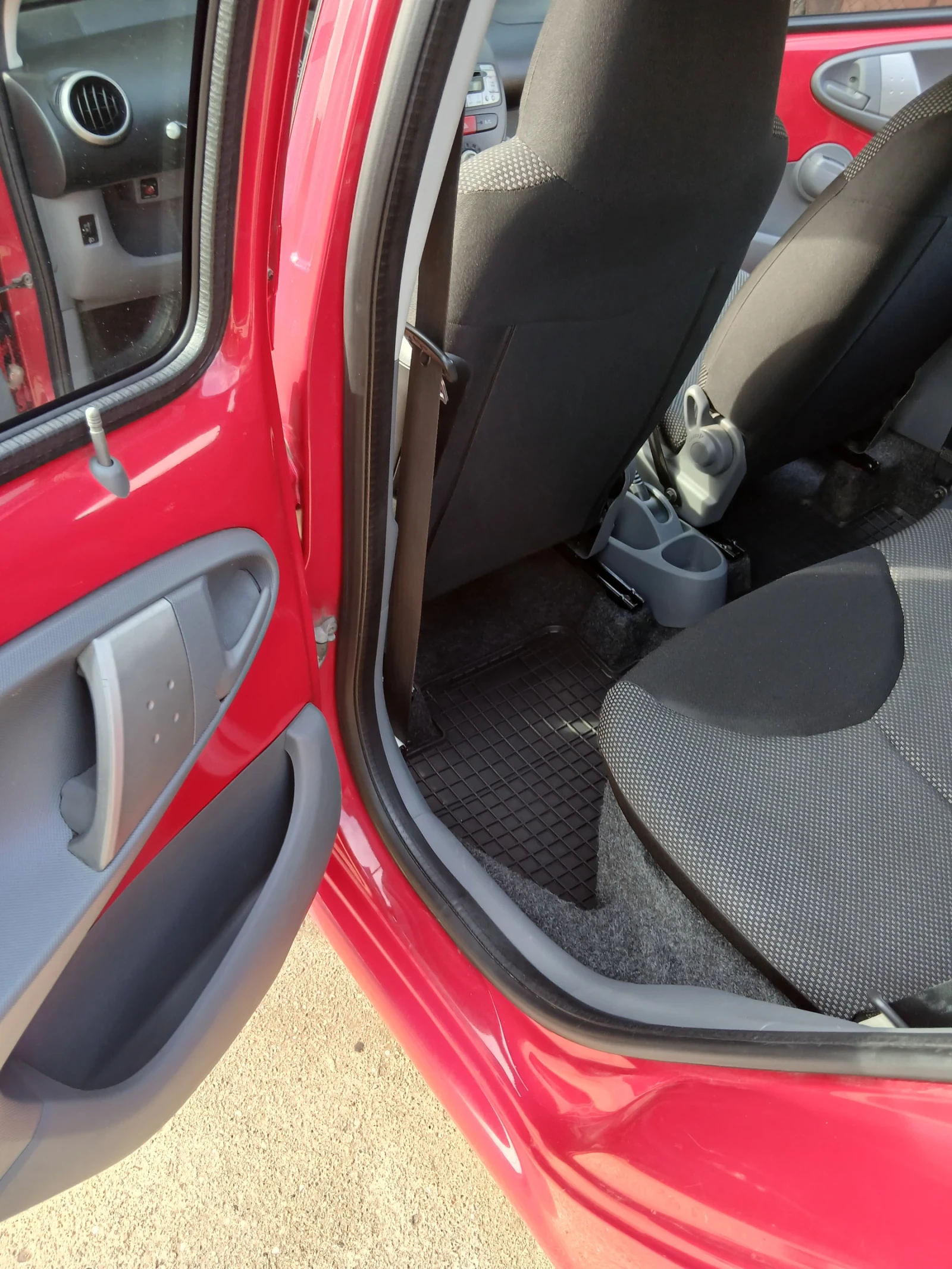 Toyota Aygo, снимка 8 - Автомобили и джипове - 53965643