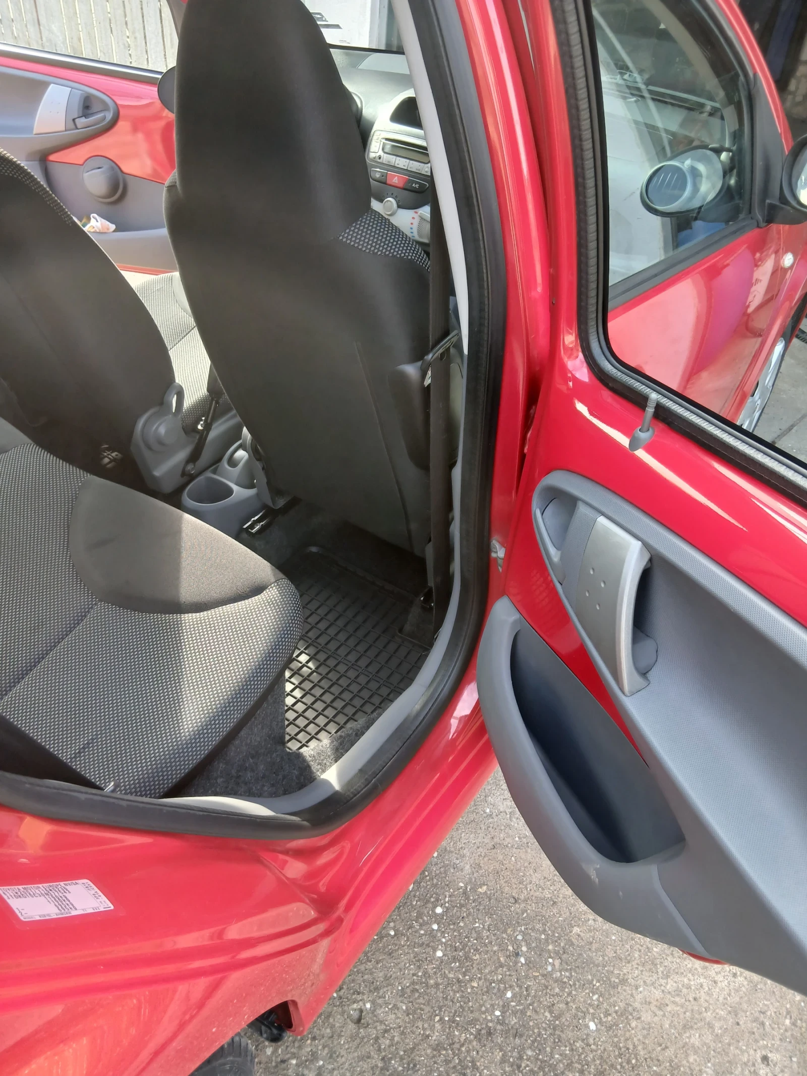 Toyota Aygo, снимка 11 - Автомобили и джипове - 53965643