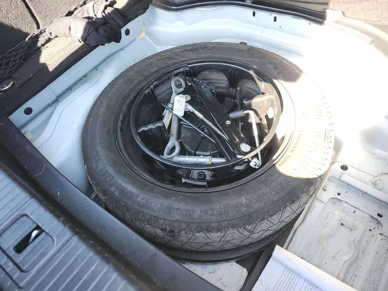 Mercedes-Benz E 300 * CARFAX * ЦЕНА ДО БГ, снимка 15 - Автомобили и джипове - 54081910