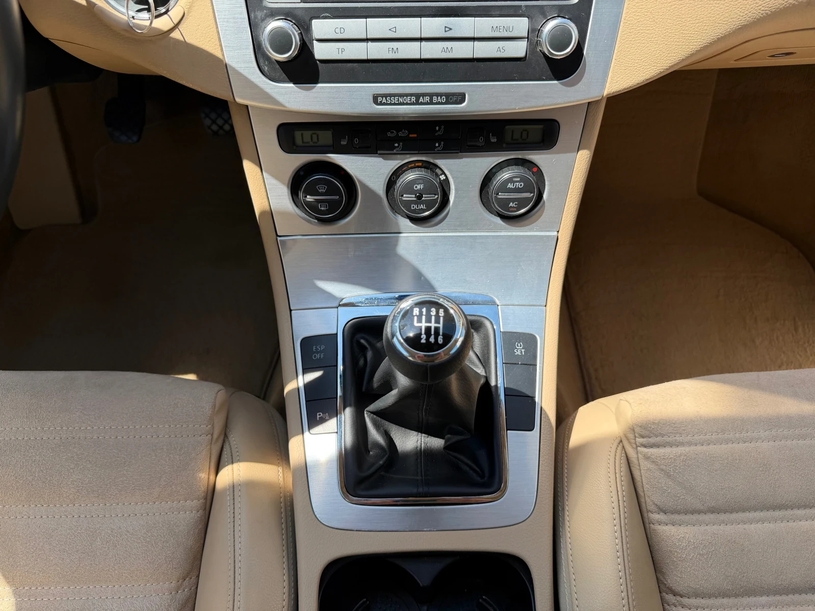 VW Passat 2.0TDI Common rail Xenon , снимка 13 - Автомобили и джипове - 54441042