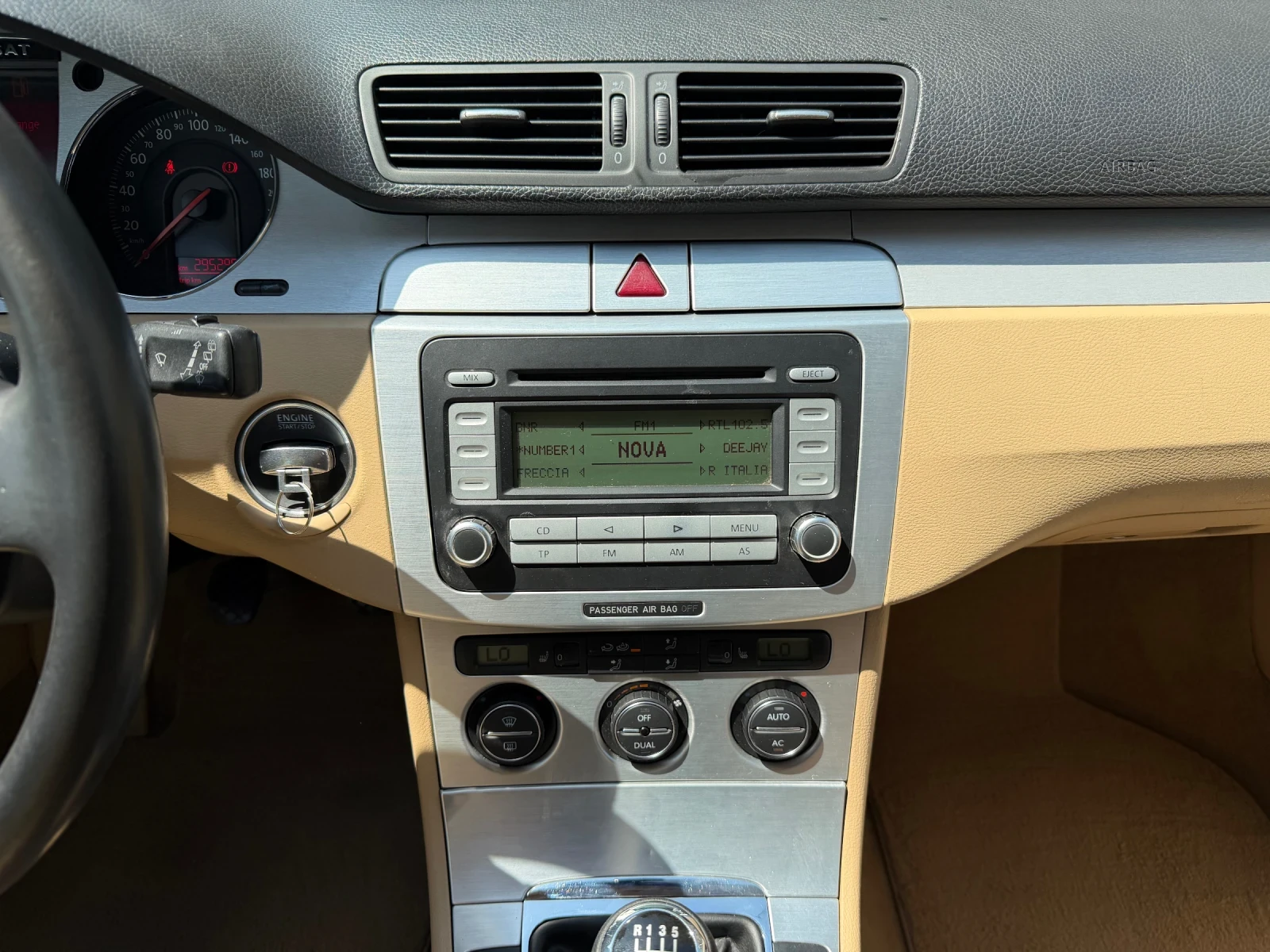 VW Passat 2.0TDI Common rail Xenon , снимка 12 - Автомобили и джипове - 54441042