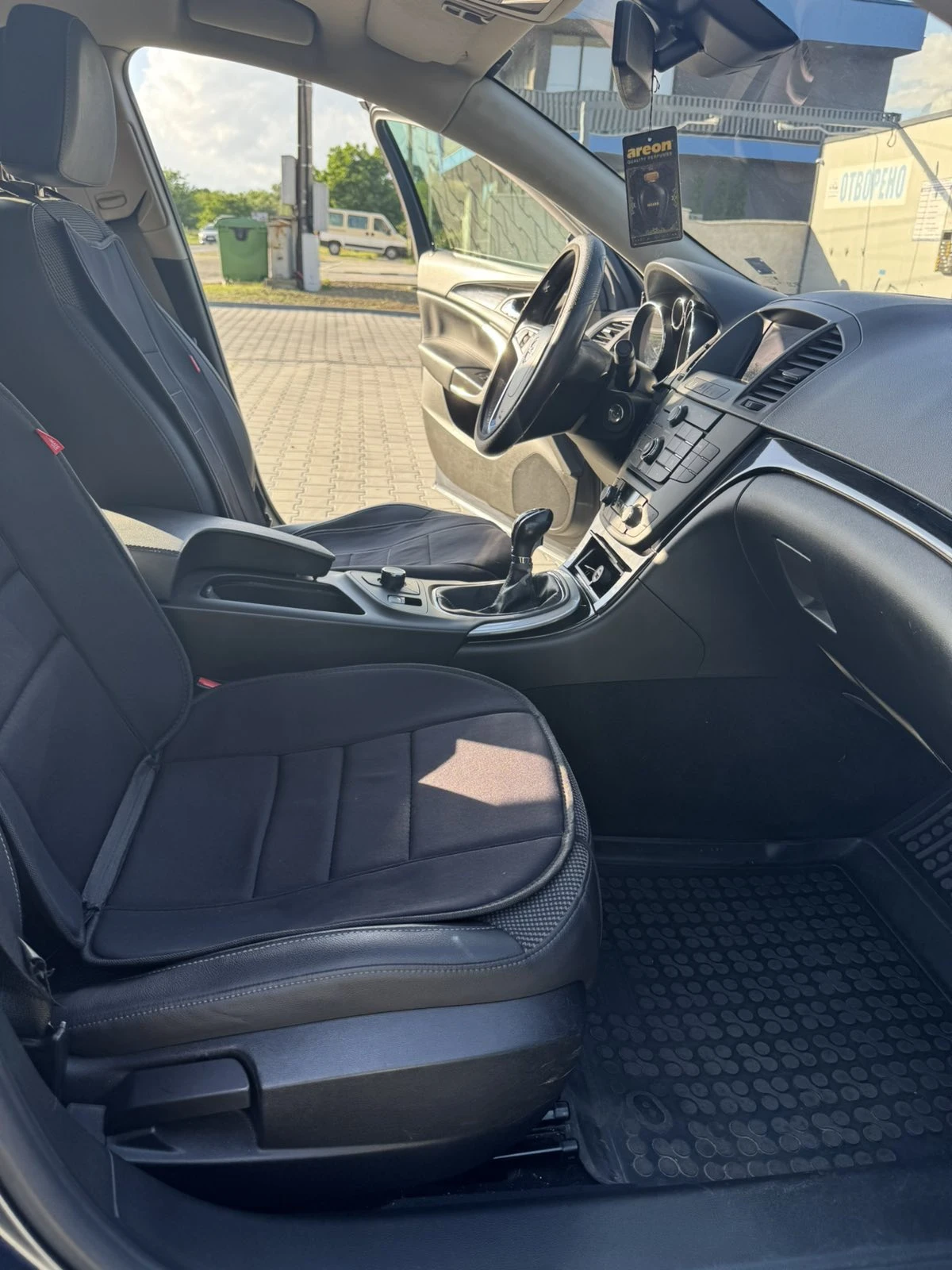 Opel Insignia, снимка 6 - Автомобили и джипове - 54743542