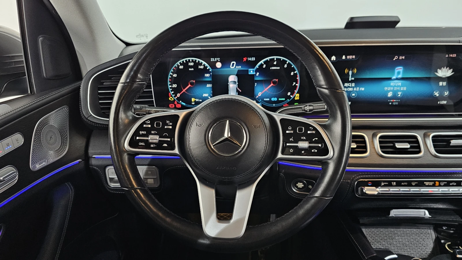 Mercedes-Benz GLE 450 Airmatic AWD| Burmester | Обдух/Подгрев| HUD | 360, снимка 9 - Автомобили и джипове - 54767458