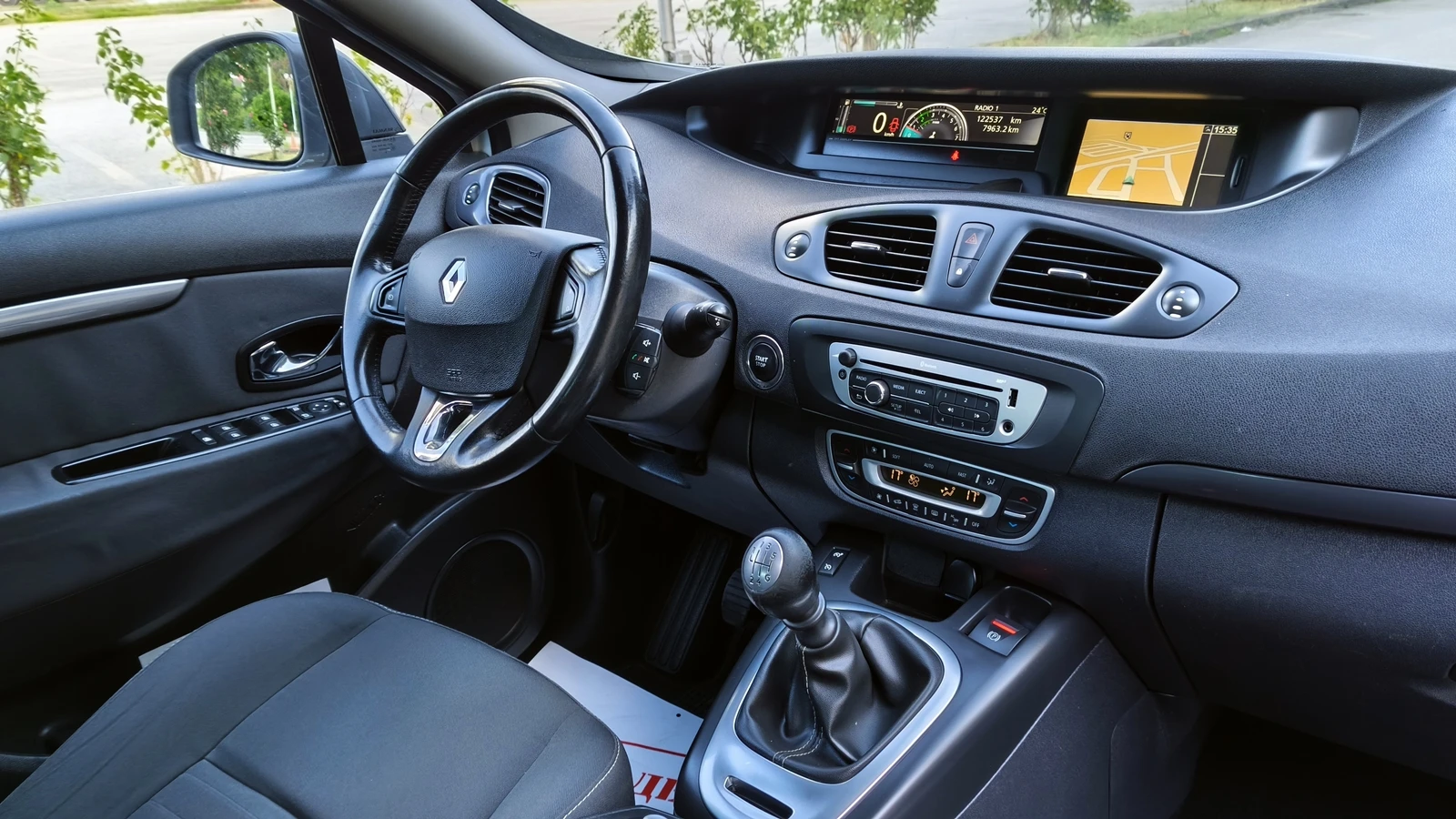 Renault Scenic 1.6i Face 122000km, снимка 10 - Автомобили и джипове - 55315328
