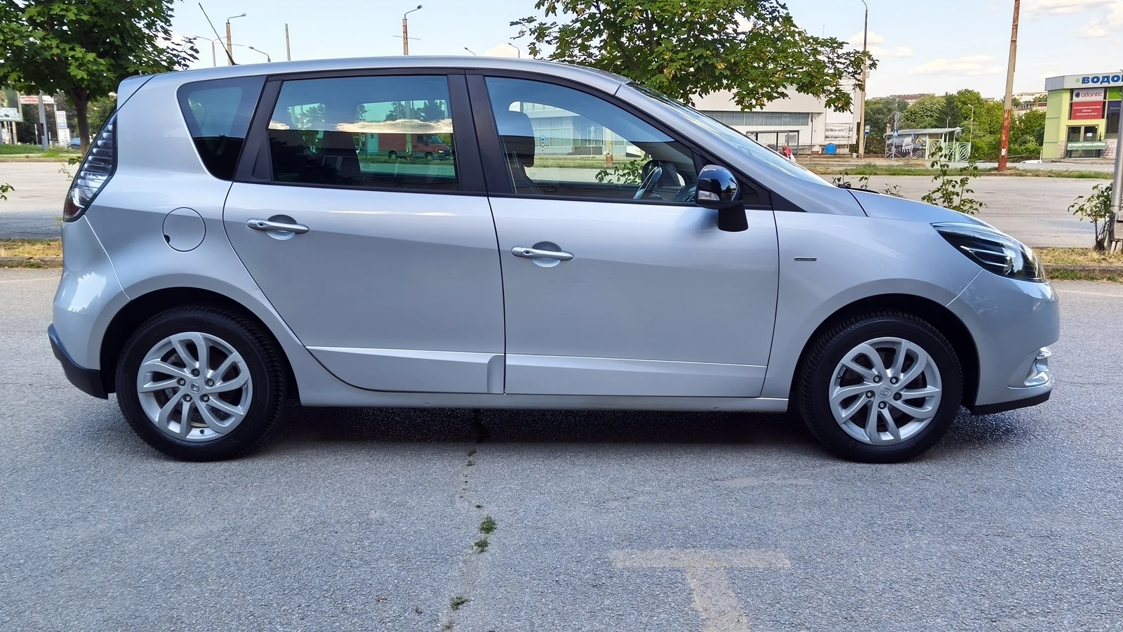 Renault Scenic 1.6i Face 122000km, снимка 6 - Автомобили и джипове - 55315328