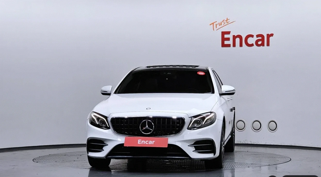 Mercedes-Benz E 220 D * AMG LINE * ПАНОРАМА * AMBIENT * , снимка 2 - Автомобили и джипове - 55566494