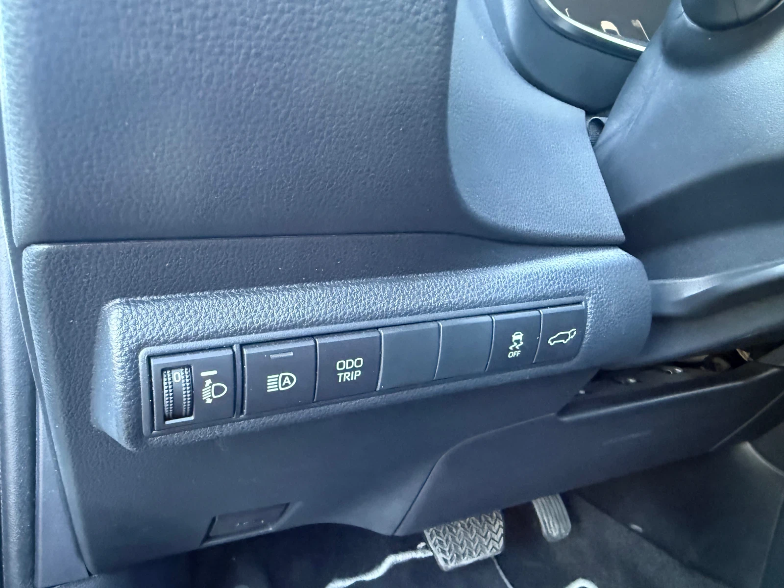 Toyota Corolla 1.8 Hybrid Active , снимка 10 - Автомобили и джипове - 56107599