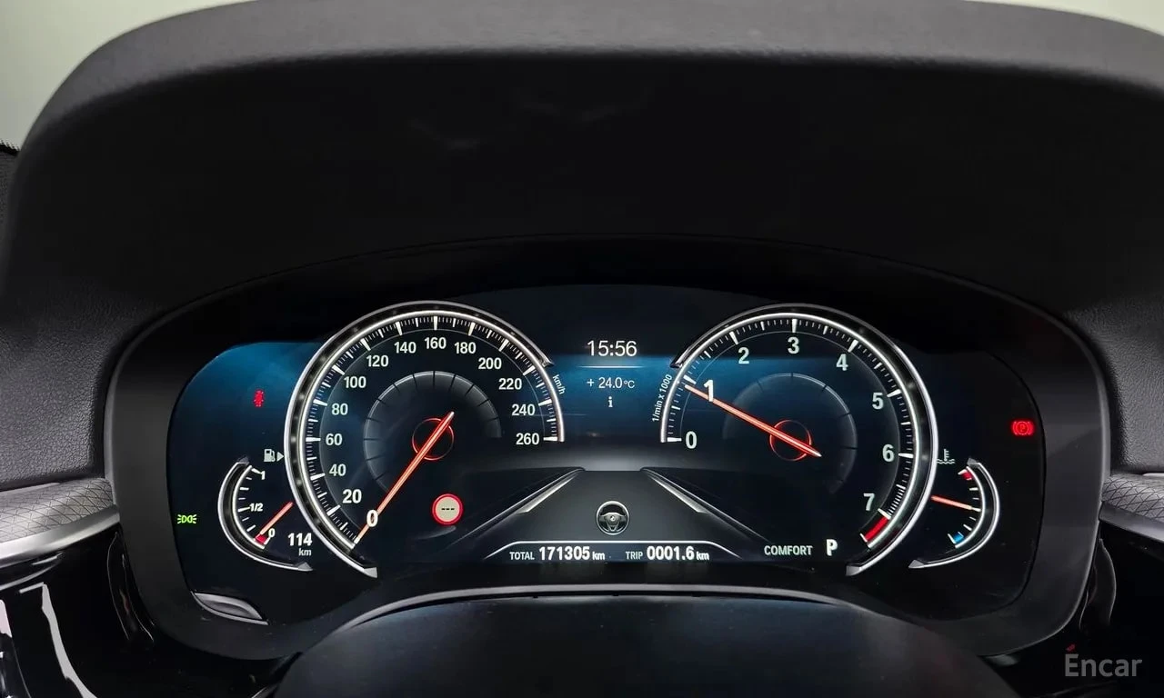 BMW 530 / ДИСТРОНИК / ДИГИТАЛЕН КЛЮЧ / ХЕД-ЪП / АВТОКРЕДИТ, снимка 8 - Автомобили и джипове - 56118501