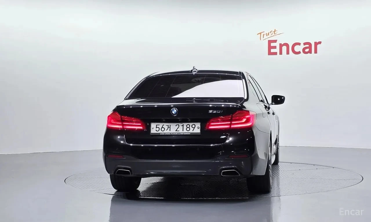 BMW 530 / ДИСТРОНИК / ДИГИТАЛЕН КЛЮЧ / ХЕД-ЪП / АВТОКРЕДИТ, снимка 4 - Автомобили и джипове - 56118501