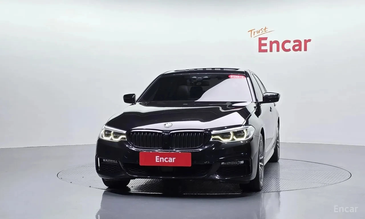 BMW 530 / ДИСТРОНИК / ДИГИТАЛЕН КЛЮЧ / ХЕД-ЪП / АВТОКРЕДИТ, снимка 3 - Автомобили и джипове - 56118501