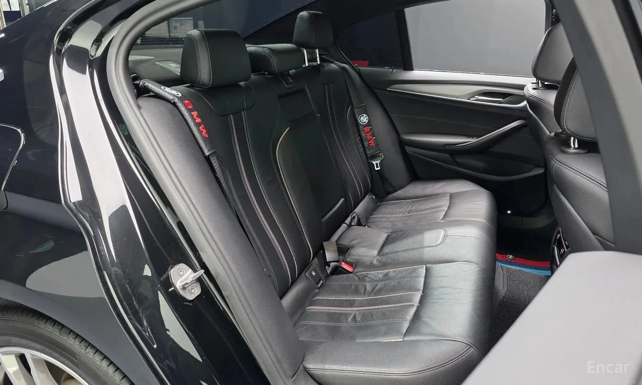 BMW 530 / ДИСТРОНИК / ДИГИТАЛЕН КЛЮЧ / ХЕД-ЪП / АВТОКРЕДИТ, снимка 11 - Автомобили и джипове - 56118501