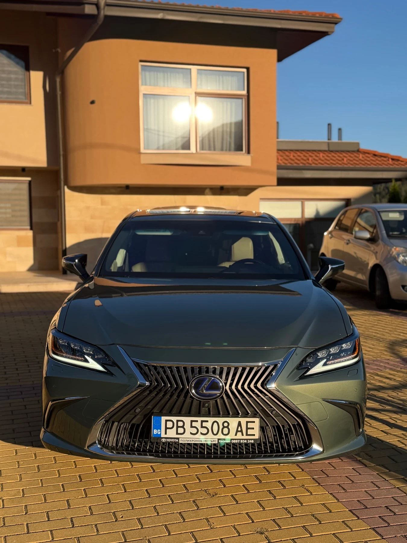 Lexus ES