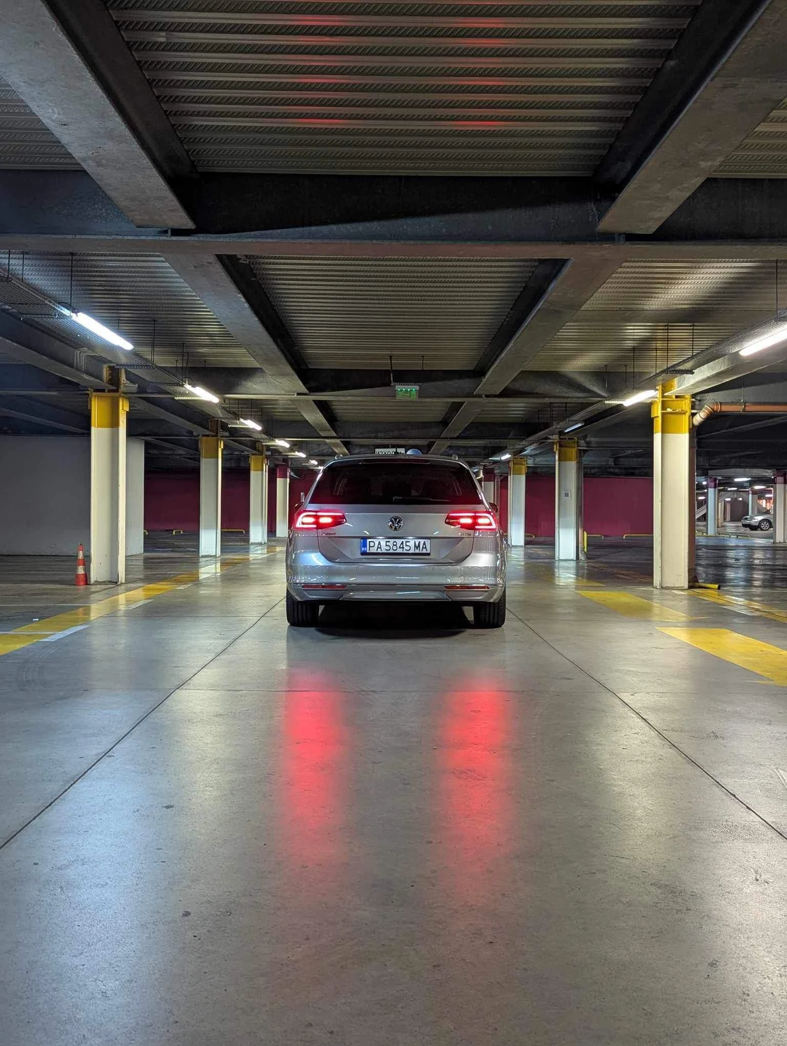 VW Passat 2.0TDI, снимка 3 - Автомобили и джипове - 56432102