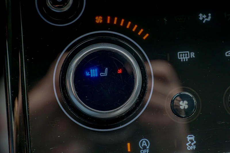 Land Rover Range Rover Evoque P180 R-Dynamic S/Обдухване/Камера 360/Lane Assist, снимка 12 - Автомобили и джипове - 50854886