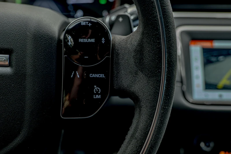 Land Rover Range Rover Evoque P180 R-Dynamic S/Обдухване/Камера 360/Lane Assist, снимка 14 - Автомобили и джипове - 50854886