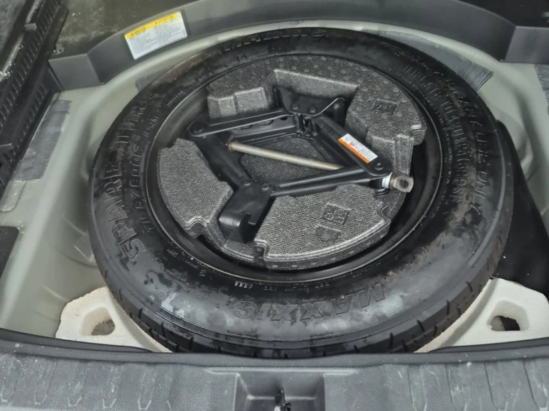 Toyota Rav4 * HYBRID XLE * CARFAX * БЕЗ ПЪРВОНАЧАЛНА ВНОСКА, снимка 14 - Автомобили и джипове - 52873787