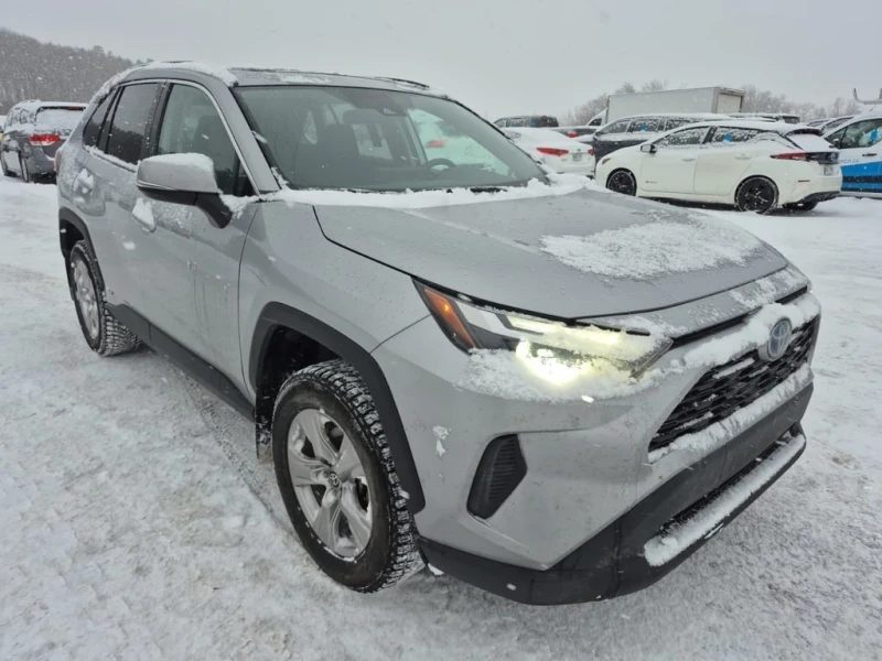 Toyota Rav4 * HYBRID XLE * CARFAX * БЕЗ ПЪРВОНАЧАЛНА ВНОСКА, снимка 2 - Автомобили и джипове - 52873787