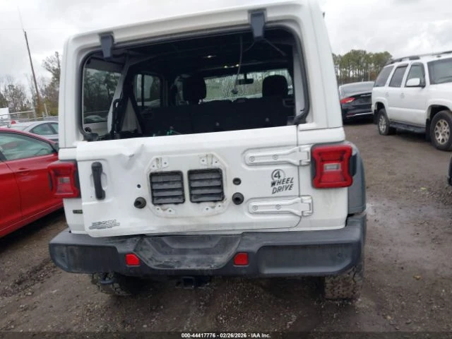 Jeep Wrangler UNLIMITED WILLYS 4X4 - изображение 9