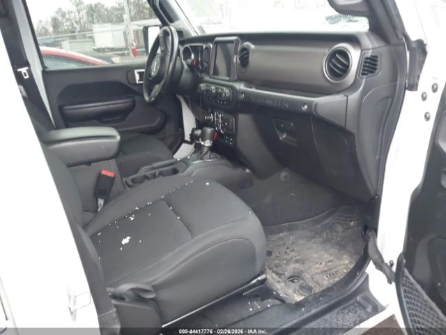 Jeep Wrangler UNLIMITED WILLYS 4X4 - изображение 10